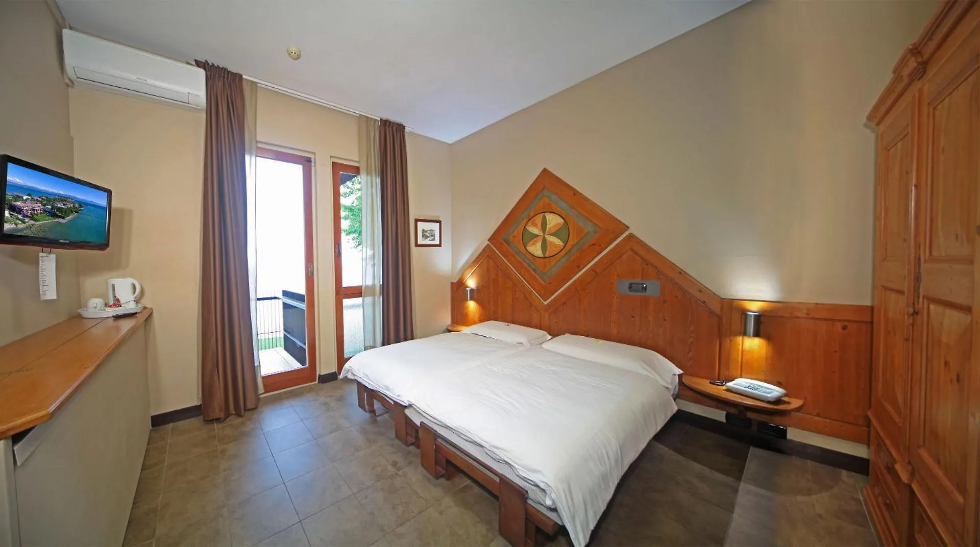 Smeraldo Apartments Sirmione Italy