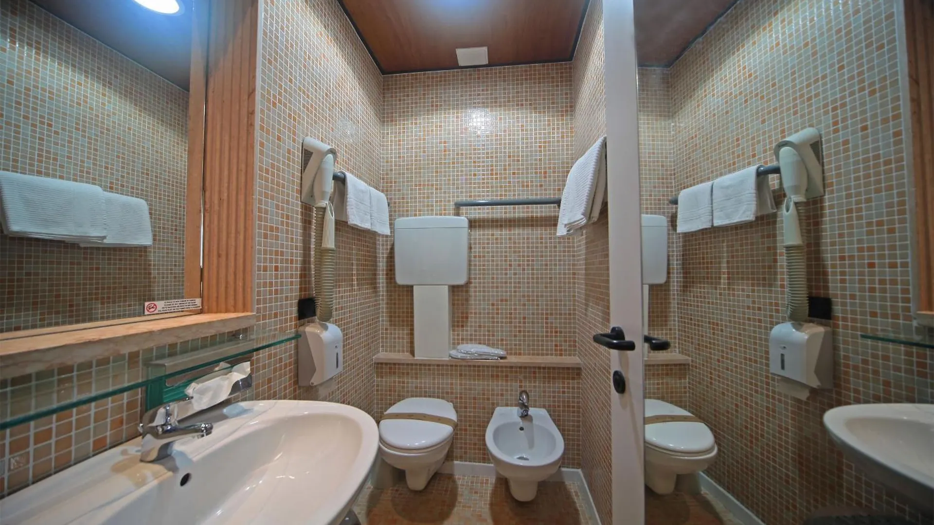 Smeraldo Apartments سيرمِيوني إيطاليا